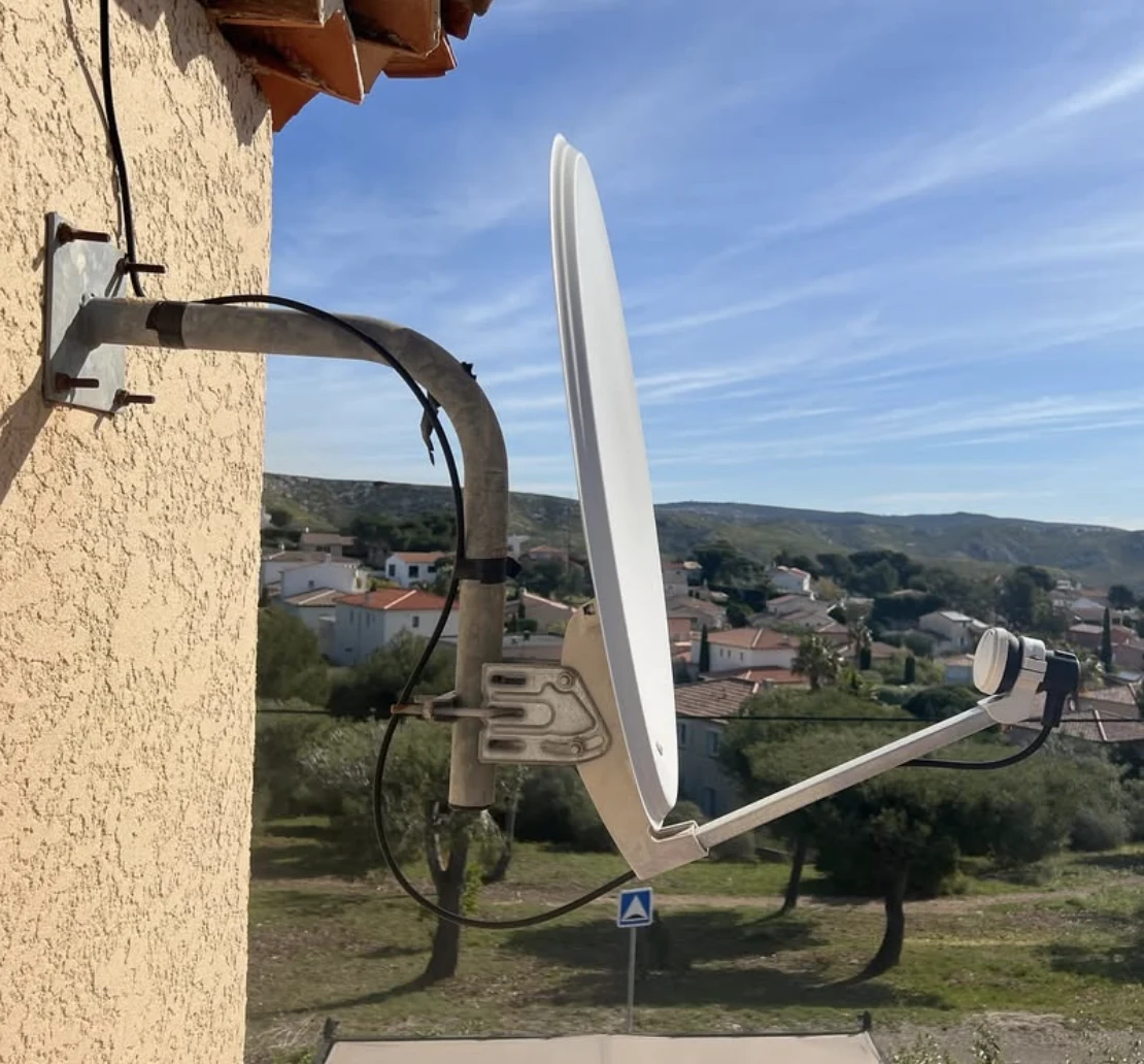 Installation d’antennes et de systèmes Starlink